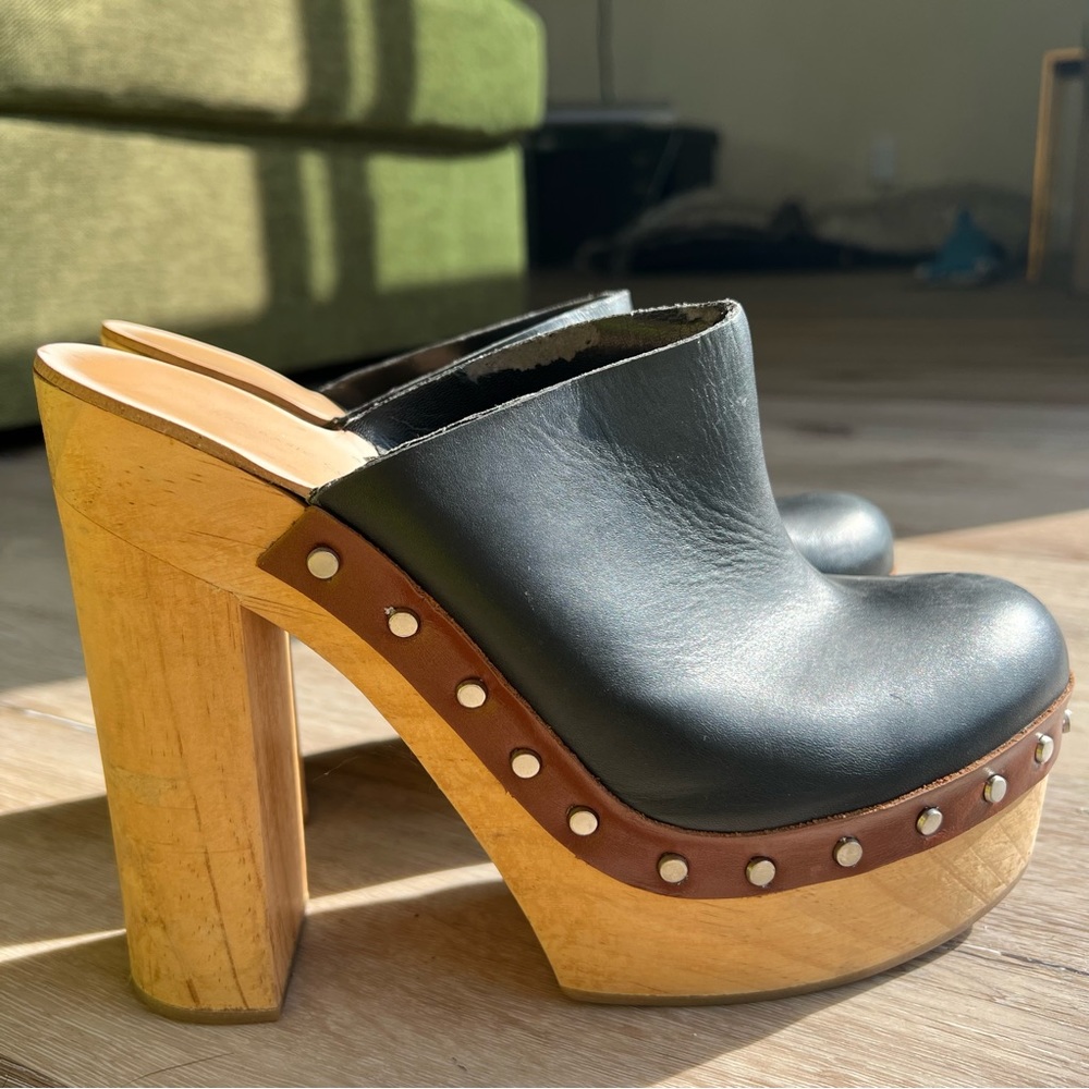 Zara 5” platform leather and wooden clogs